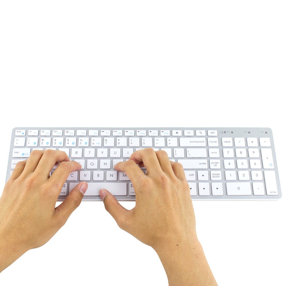 03_keyboard_white_hands